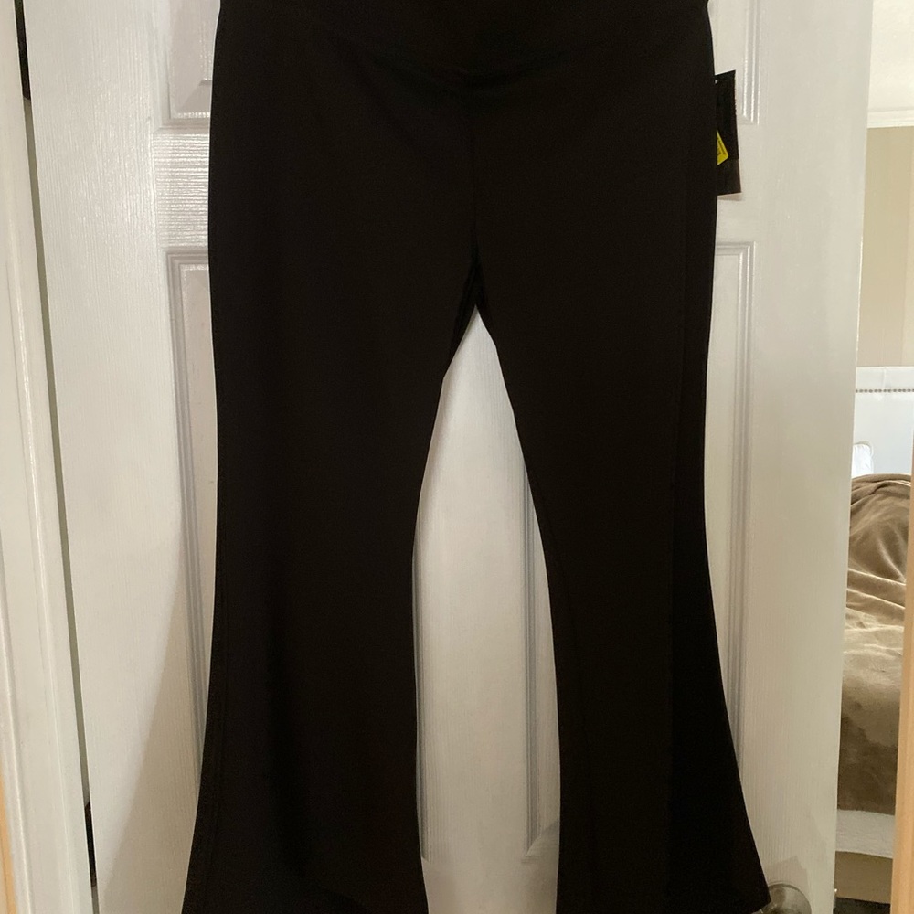 Black slim Factor Leggings NWT